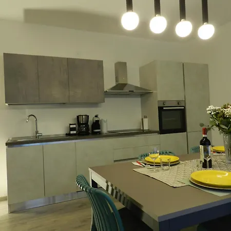 House Adriano Apartamento Colico