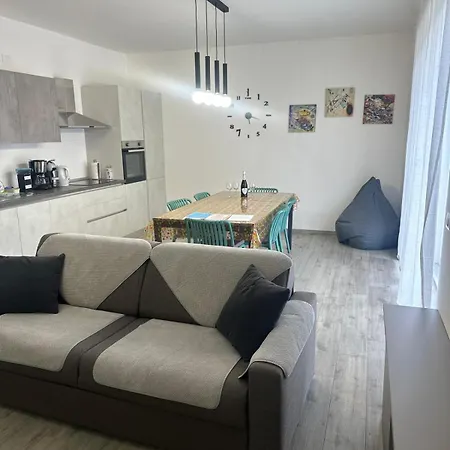 House Adriano Apartman *