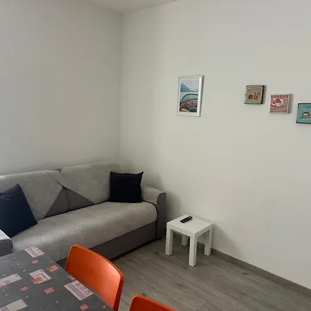 Apartman House Adriano *