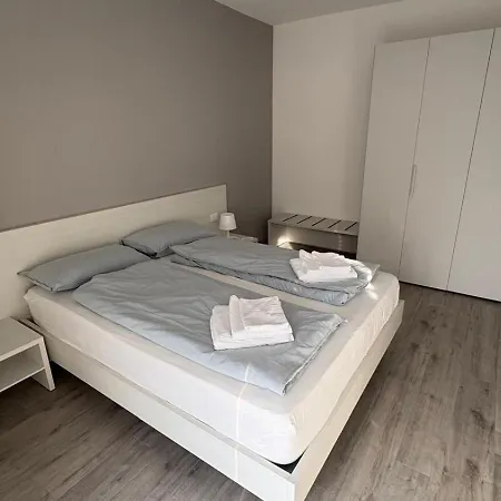 Apartman House Adriano *